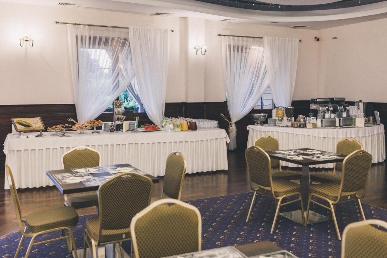 Hotel Czardasz Spa&Wellness Płock Kültér fotó