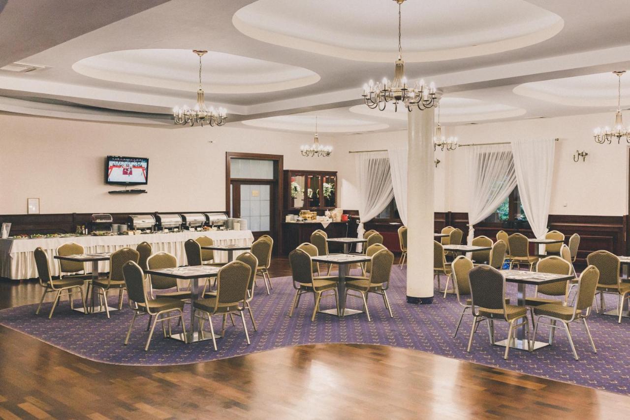 Hotel Czardasz Spa&Wellness Płock Kültér fotó