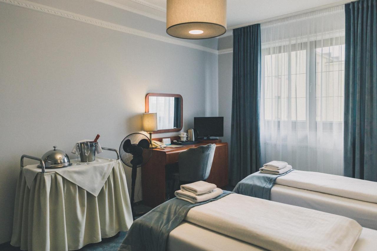 Hotel Czardasz Spa&Wellness Płock Kültér fotó